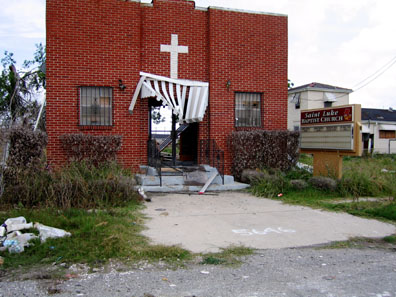 Only a facade left of this church